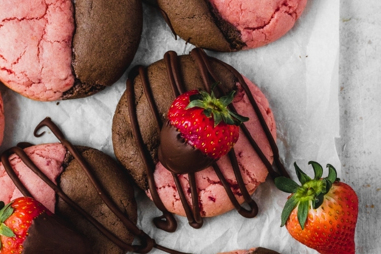 chocolate strawberry cookies